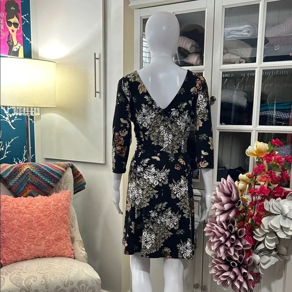 Dex Black Floral Long-Sleeve Fit-and-Flare Dress - Picture 7 of 11